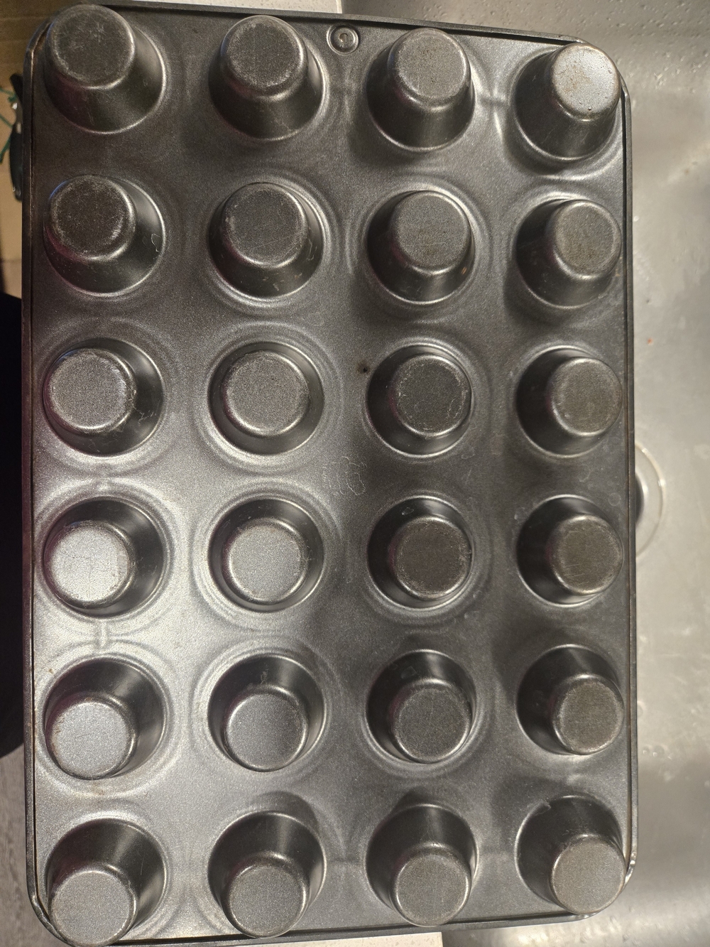 Pampered Chef Non Stick 24-Cup Mini Muffin Pan
